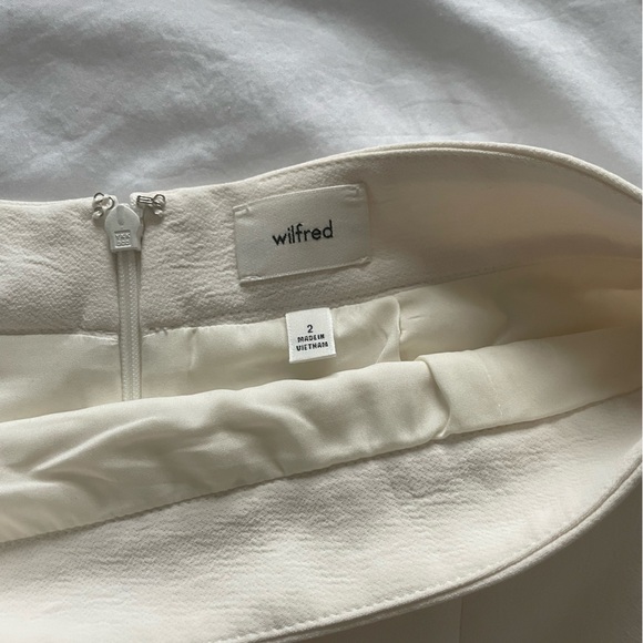 Aritzia Patio Mini Skirt Crepette - Picture 4 of 5